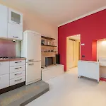 Xenia Apartments - Colorful Apartment In Fiera Area